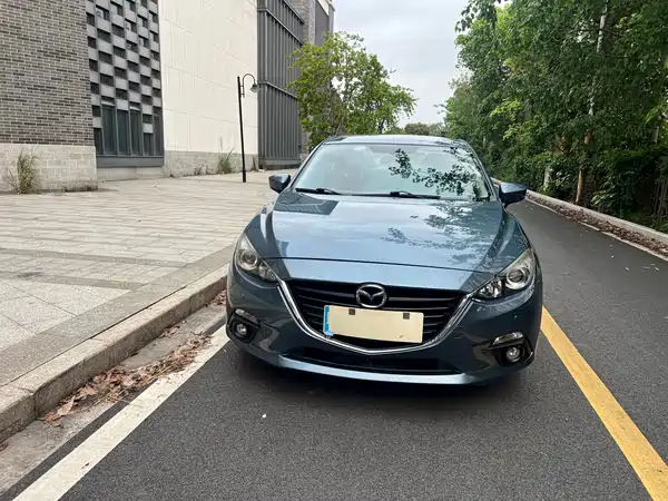 Mazda 3 Axela 2016