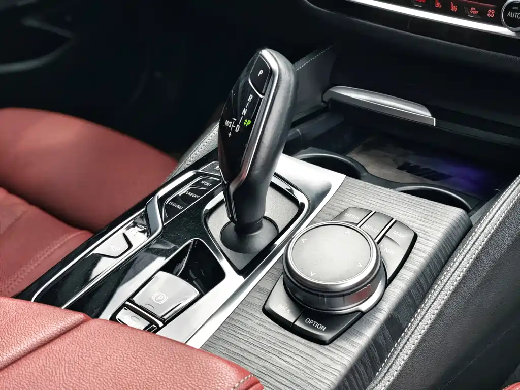 BMW 5 Series 2023 — фото 13