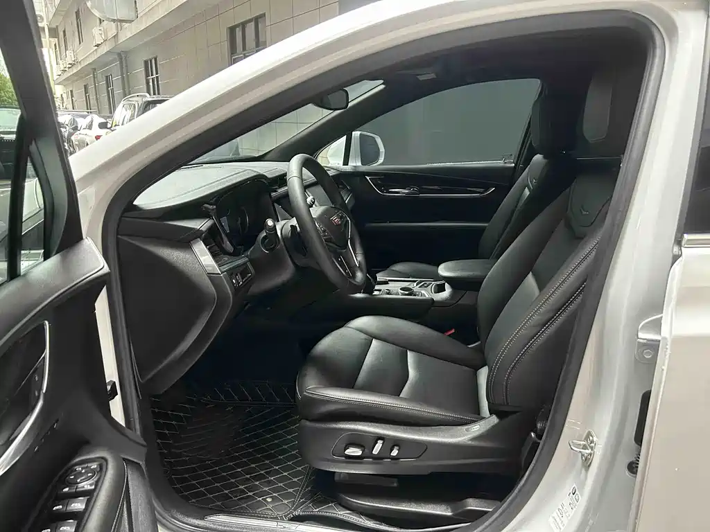 Cadillac XT5 2023 — фото 10