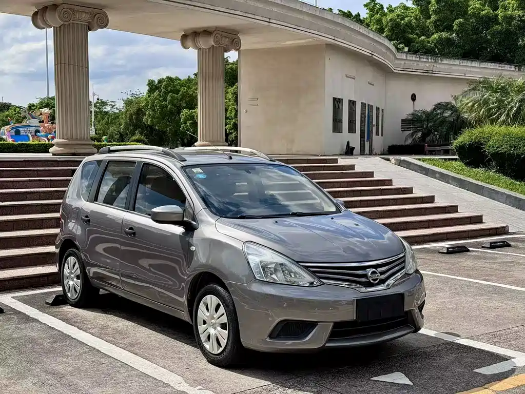 Nissan Livina 2015 — фото 3
