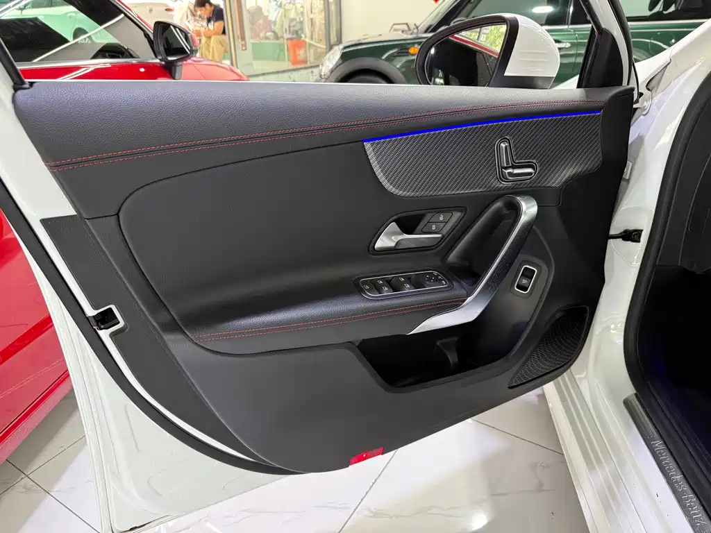 Mercedes-Benz A-Class 2023 — фото 18