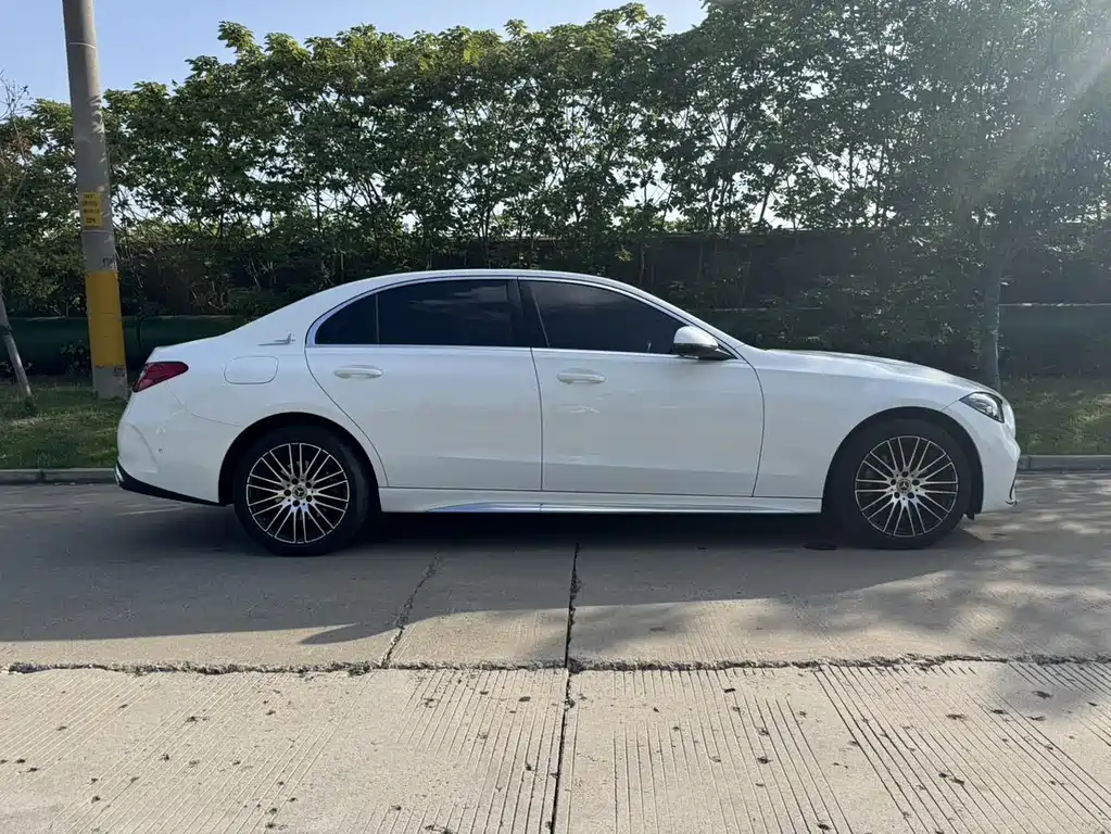 Mercedes-Benz C-Class 2023 — фото 20