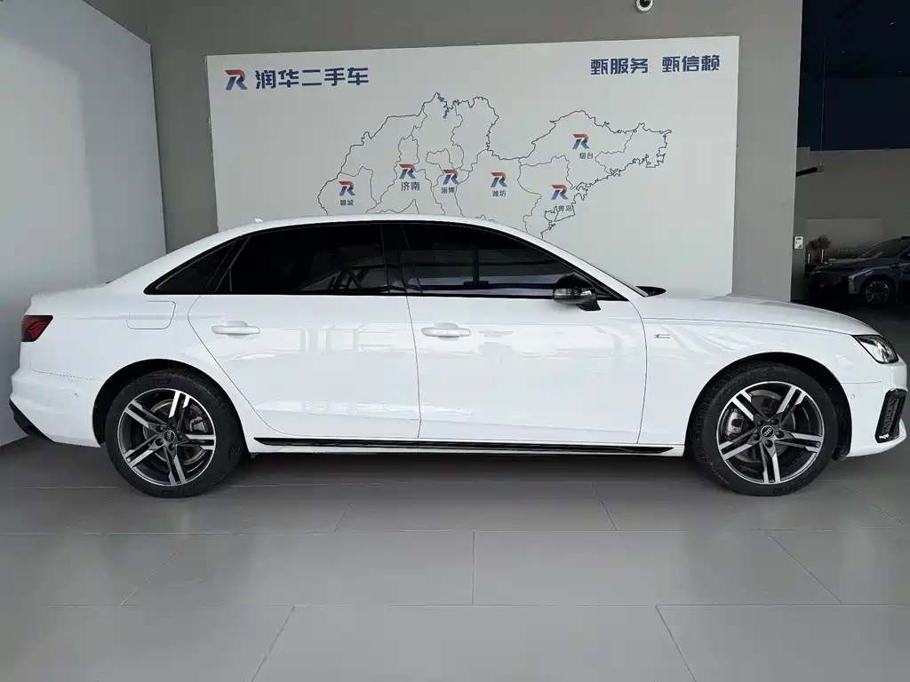 Audi A4L 2023 — фото 3