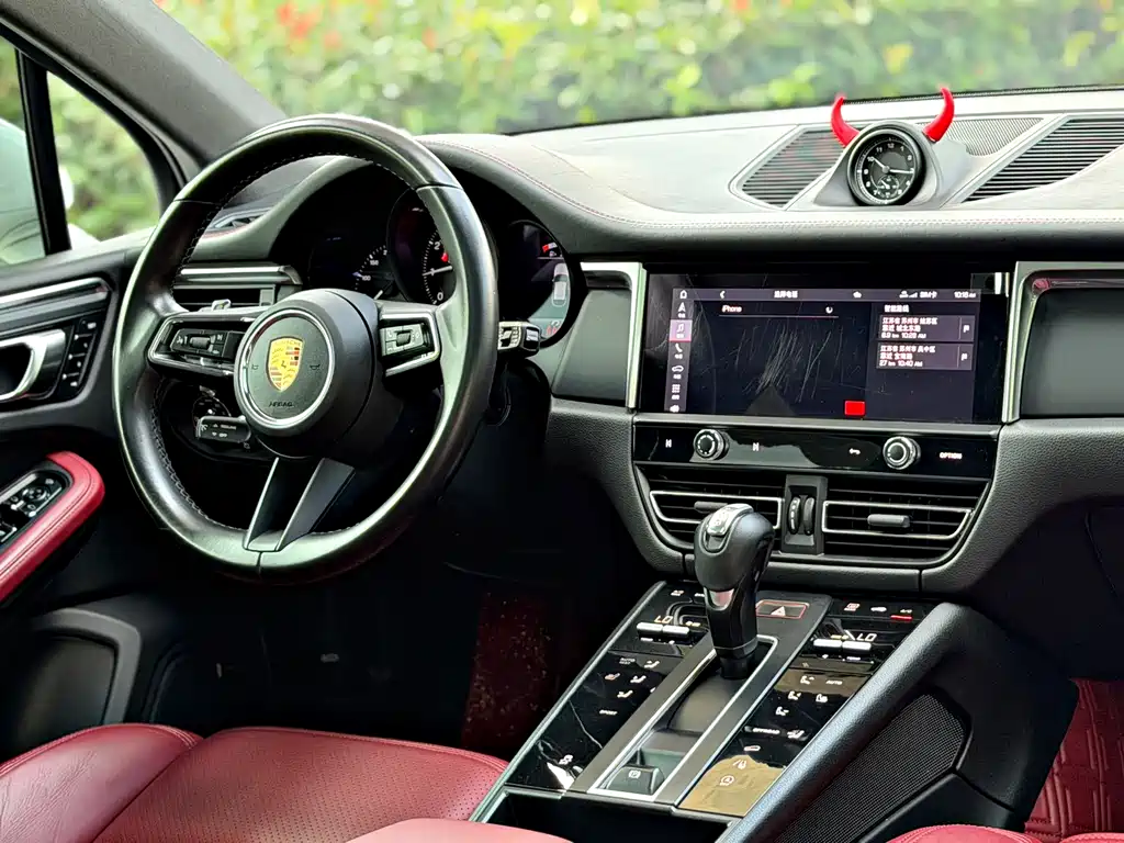 Porsche Macan 2022 — фото 12