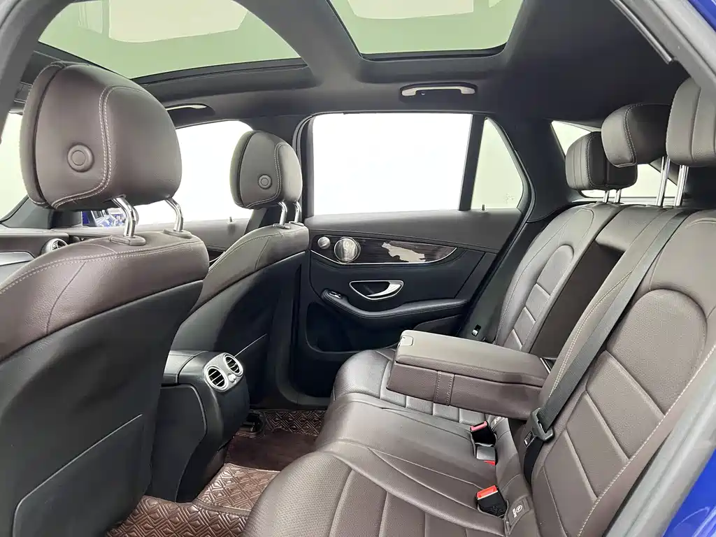 Mercedes-Benz GLC 2018 — фото 17