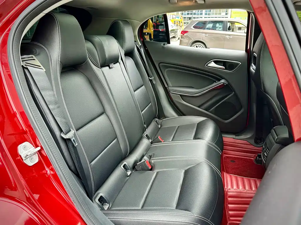 Mercedes-Benz GLA 2018 — фото 13