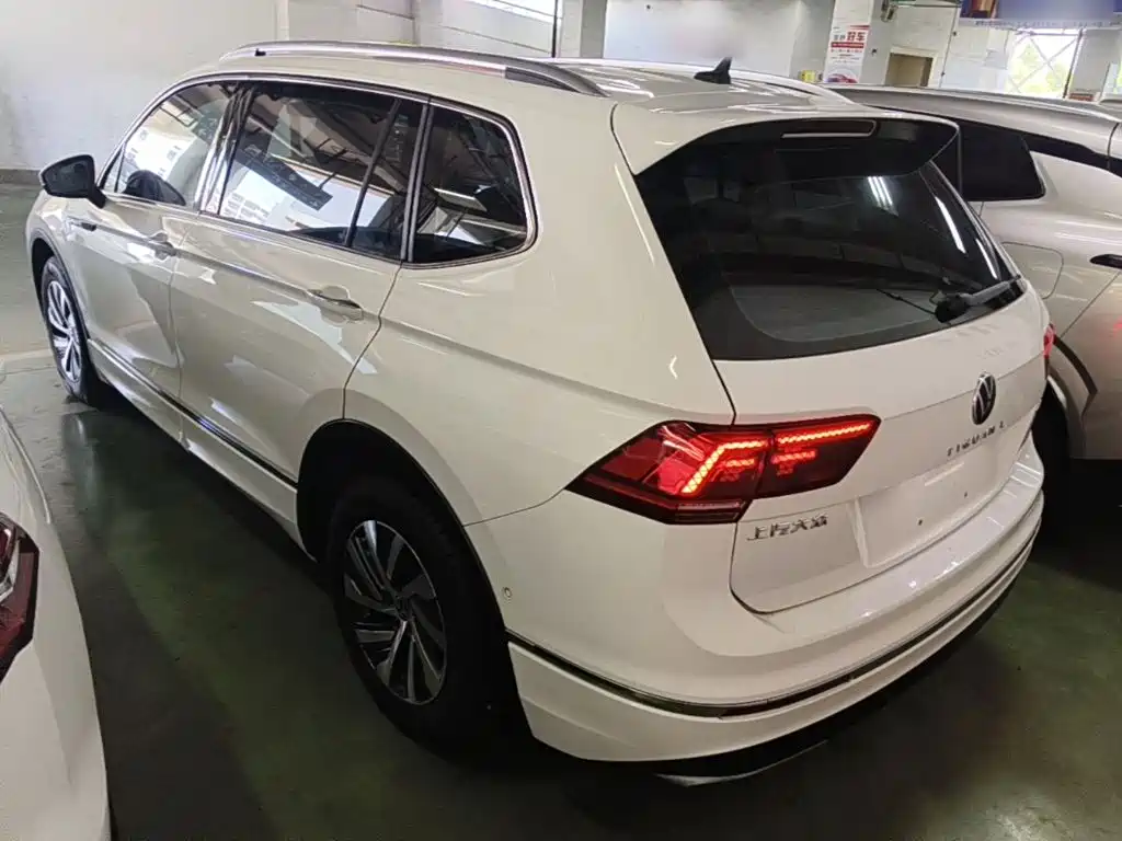 Volkswagen Tiguan L Plug-In Hybrid 2021 — фото 5