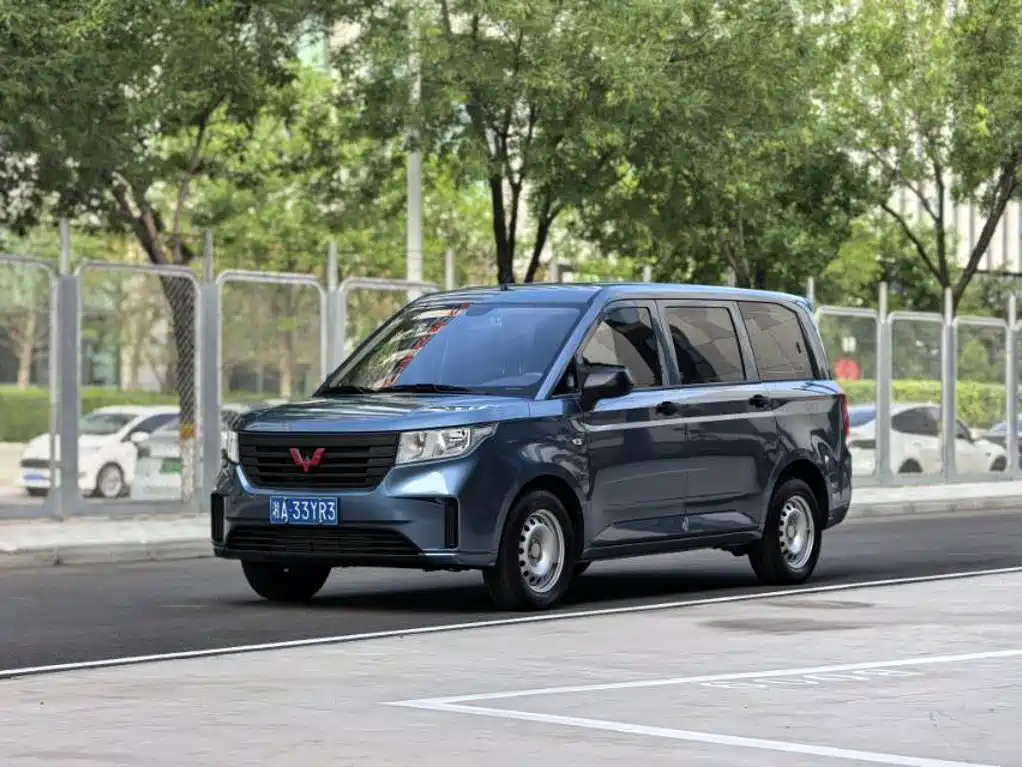Wuling Hongguang PLUS 2021