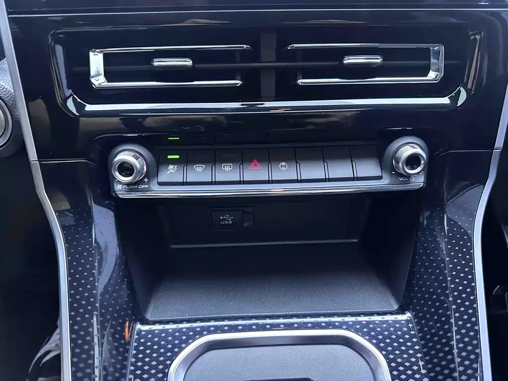 Haval M6 2023 — фото 13