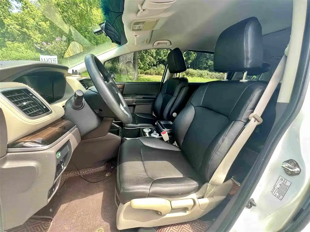 Honda Odyssey 2016 — фото 10