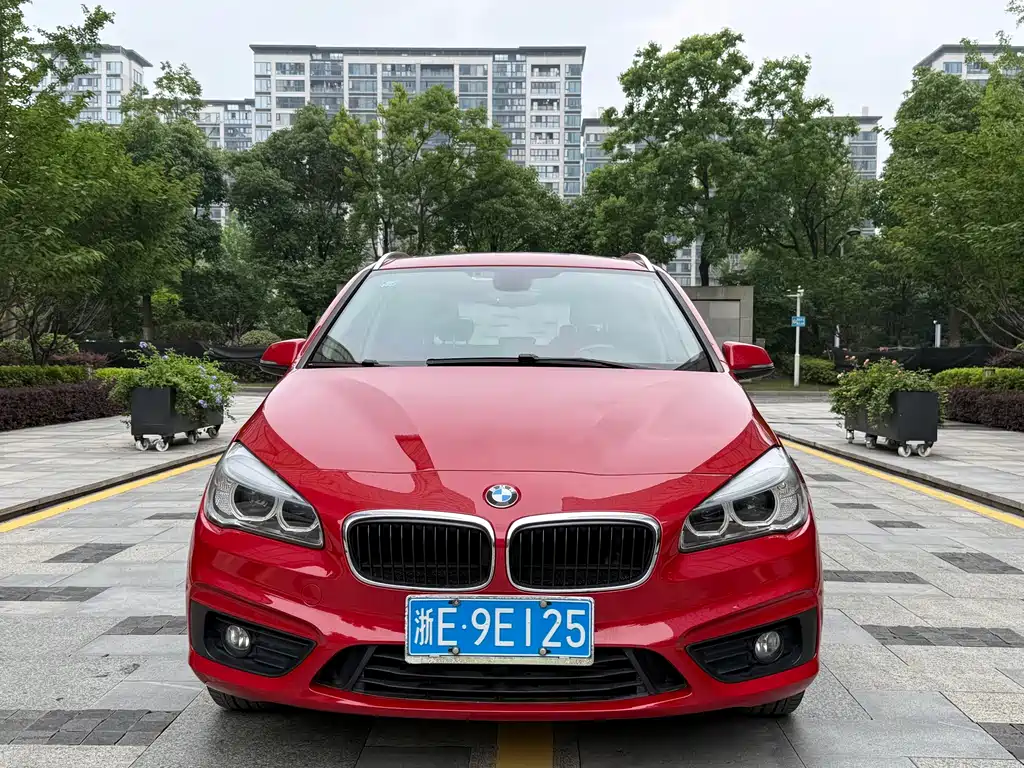 BMW 2 Series Active Tourer 2017 — фото 2