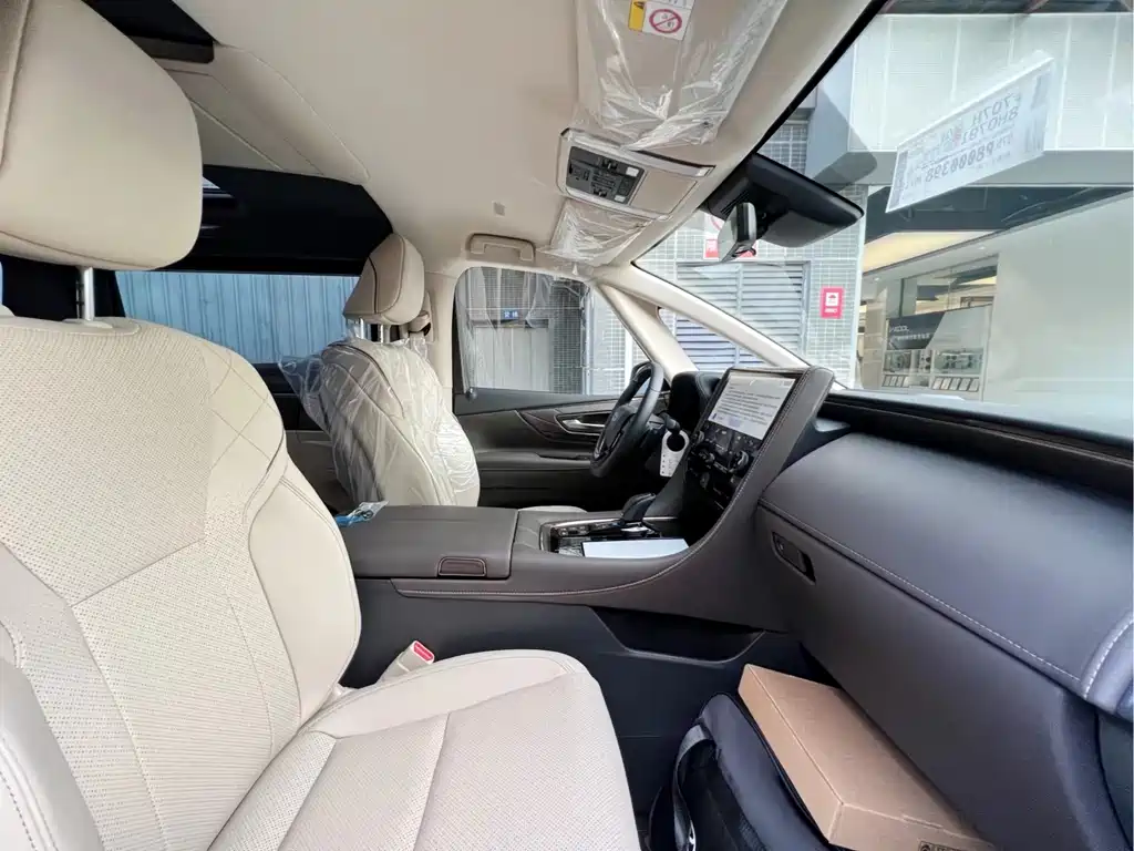 Toyota Alphard — фото 8