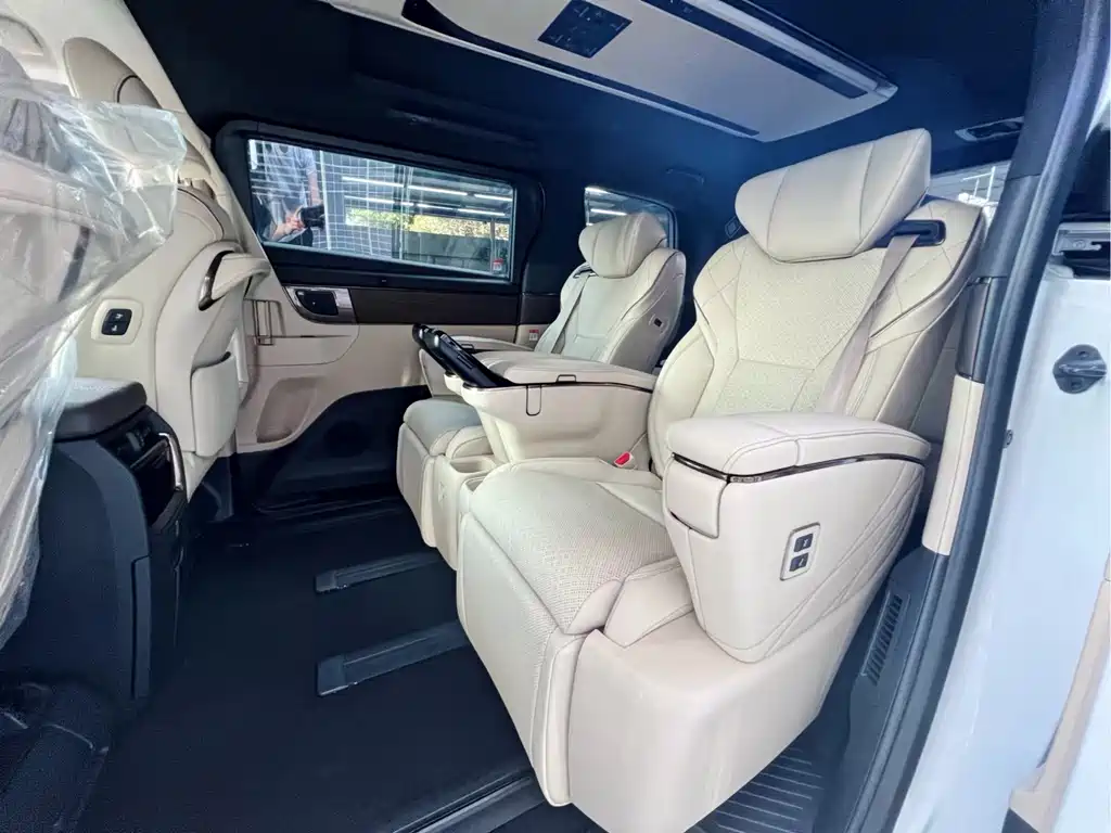 Toyota Alphard — фото 14