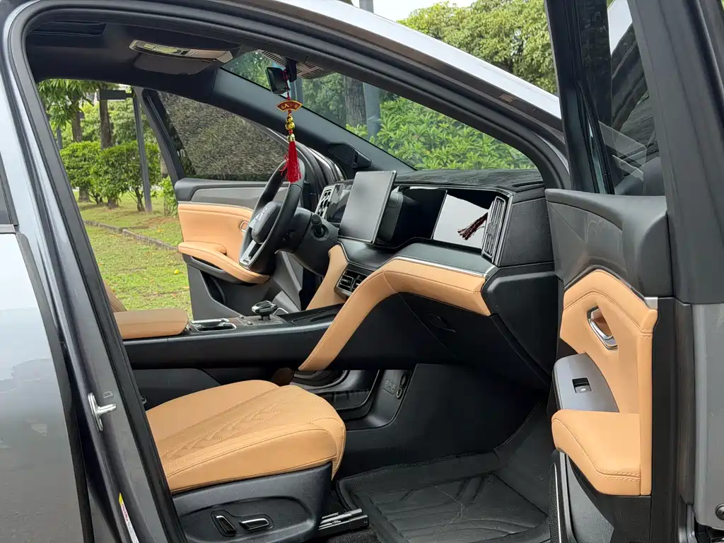 BYD L DM-i 2024 — фото 16