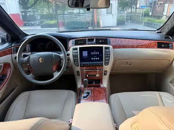 Toyota Crown 2005