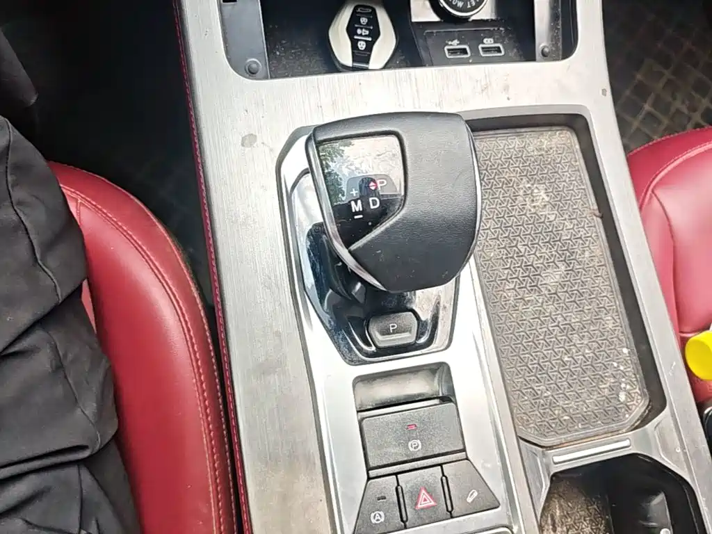 Jetour Jietu X70 PLUS 2025 — фото 14