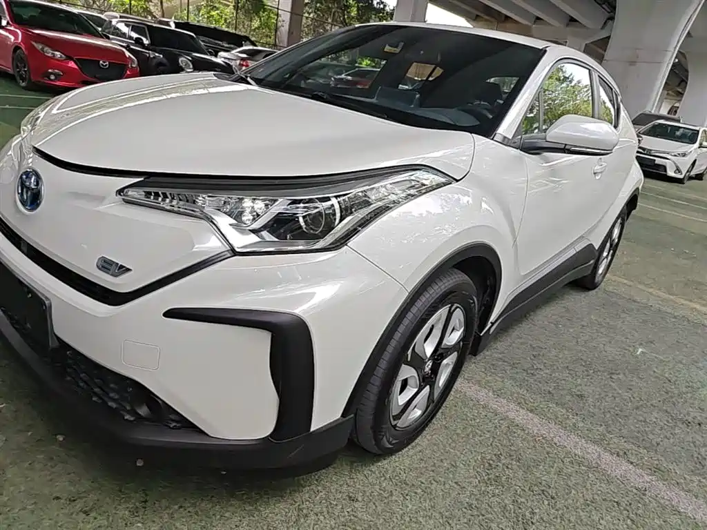 Toyota C-HR EV 2021 — фото 18