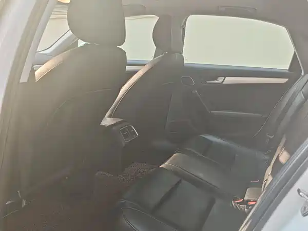Audi A4L 2015
