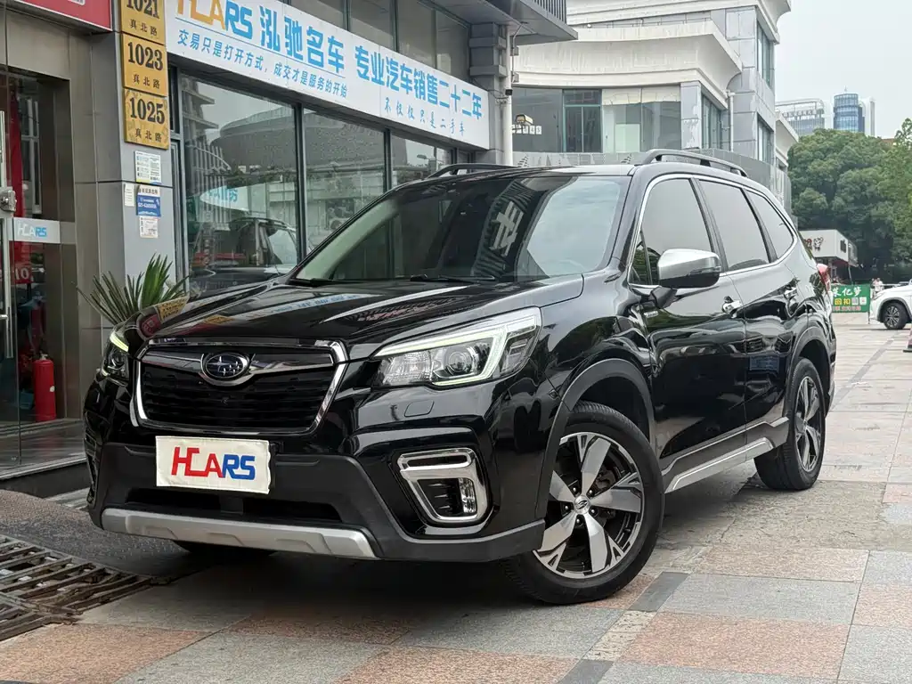 Subaru Forester 2019 — фото 1