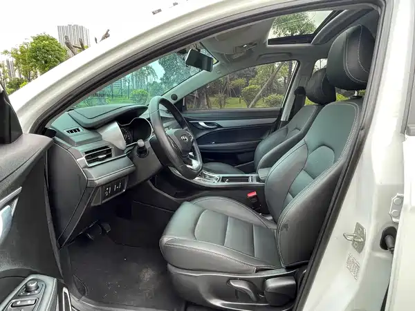 Geely Emgrand 2021