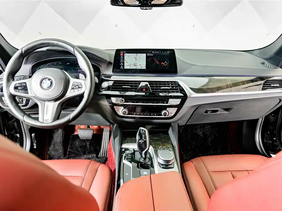 BMW 5 Series 2020 — фото 12