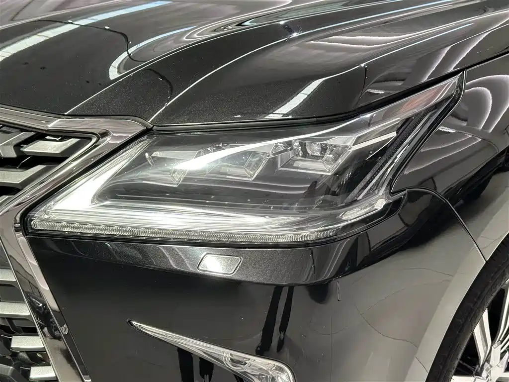Lexus LX 2017 — фото 4