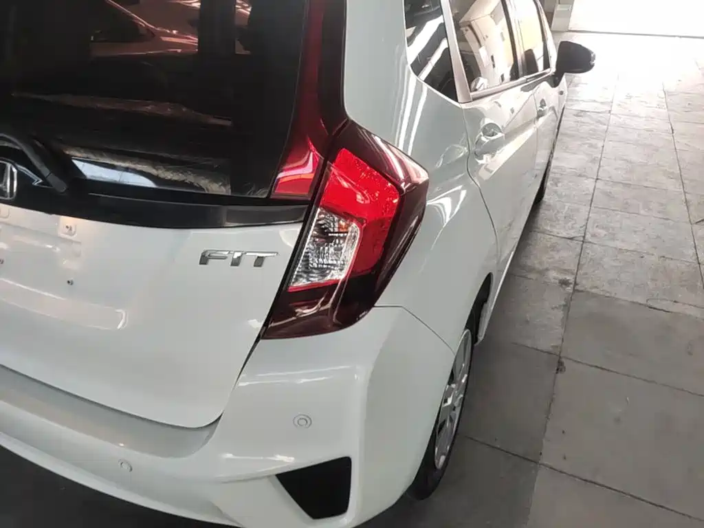 Honda Fit 2017 — фото 8