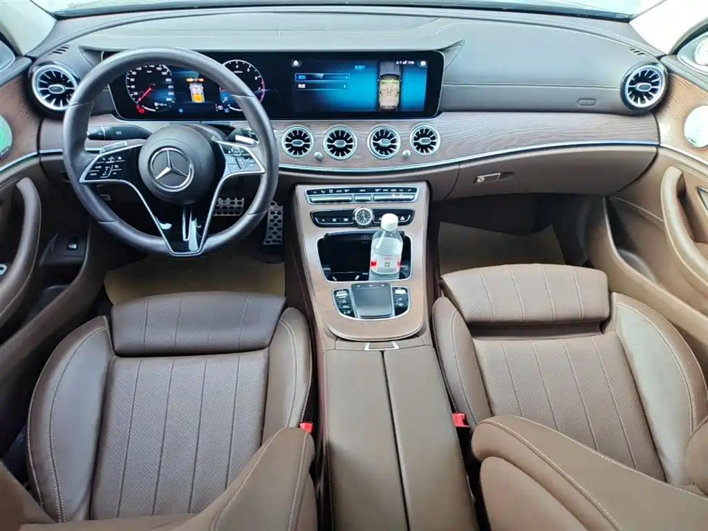 Mercedes-Benz E-Class 2022 — фото 16