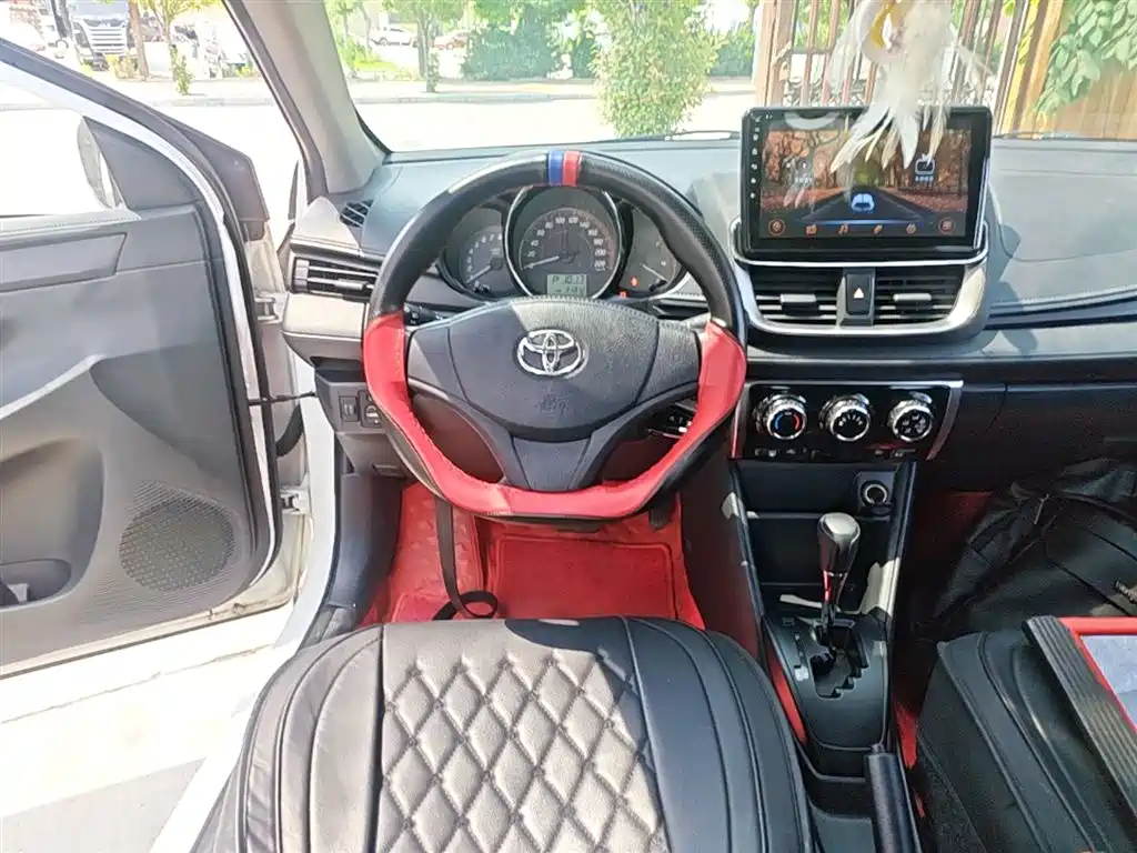 Toyota Yaris L 2021 — фото 13