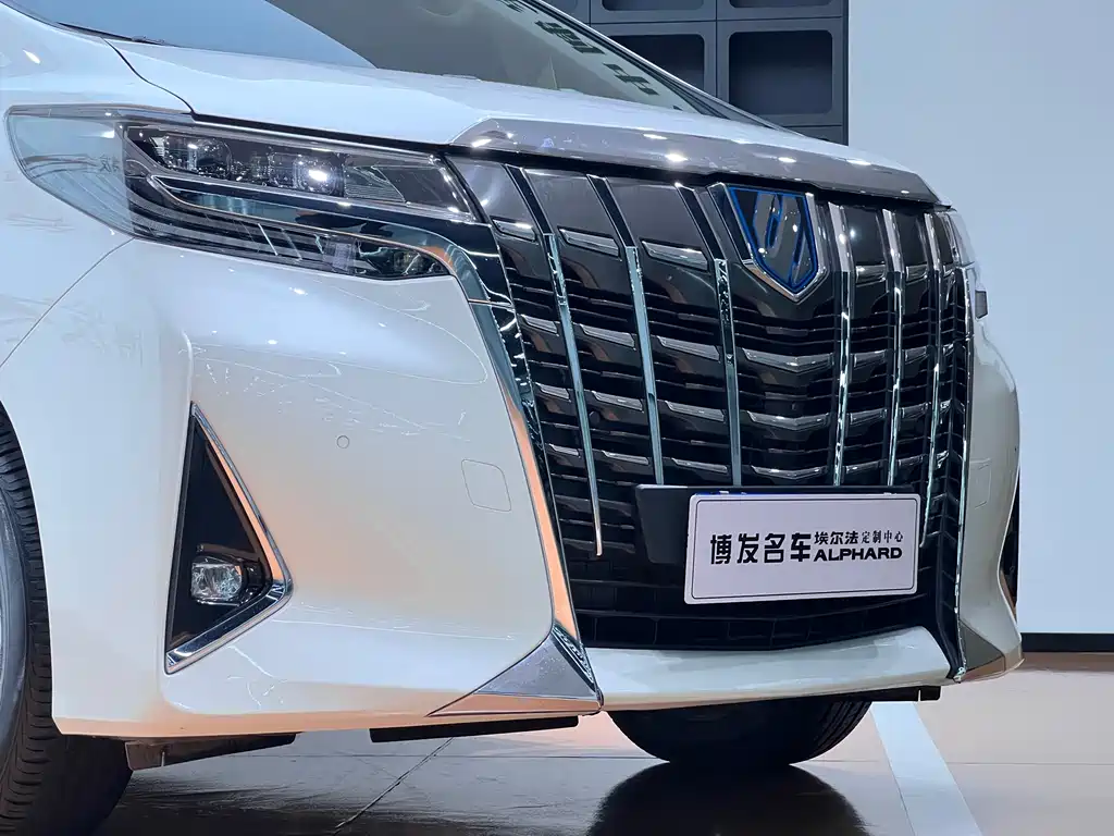 Toyota Alphard 2023 — фото 4