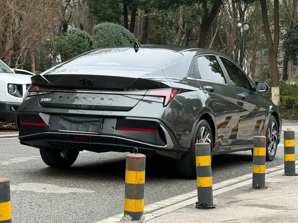 Hyundai Elantra 2024
