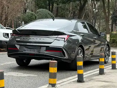 Hyundai Elantra 2024