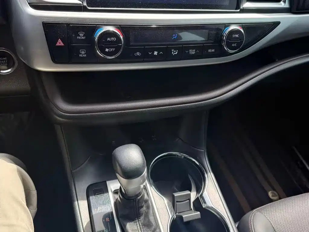 Toyota Highlander 2019 — фото 17