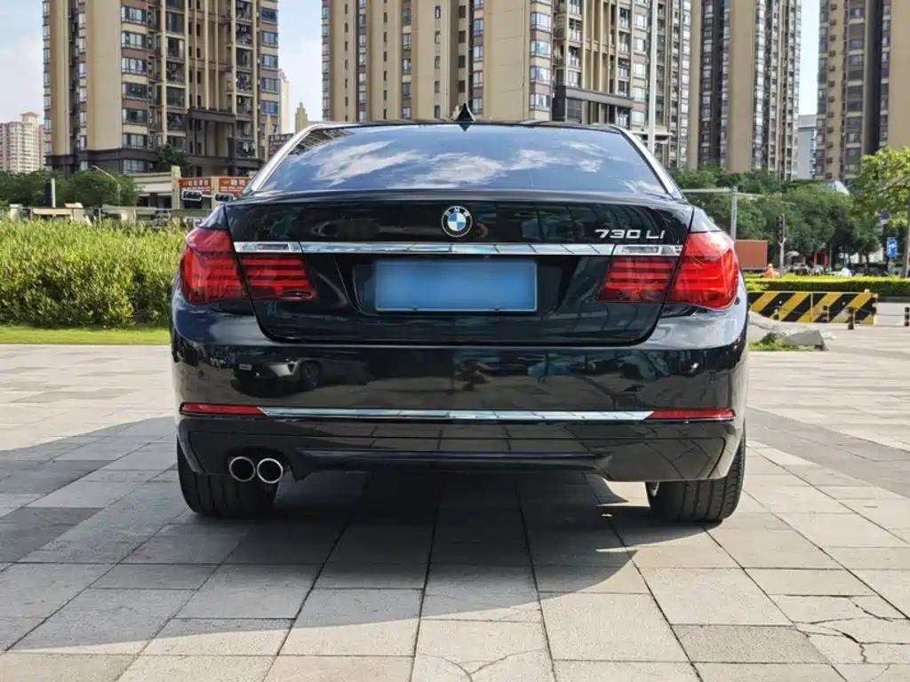 BMW 7 Series 2015 — фото 15