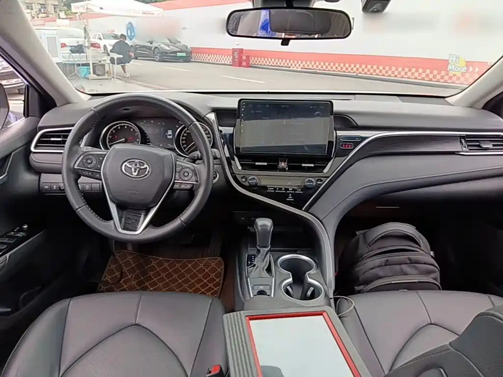Toyota Camry 2022 — фото 10