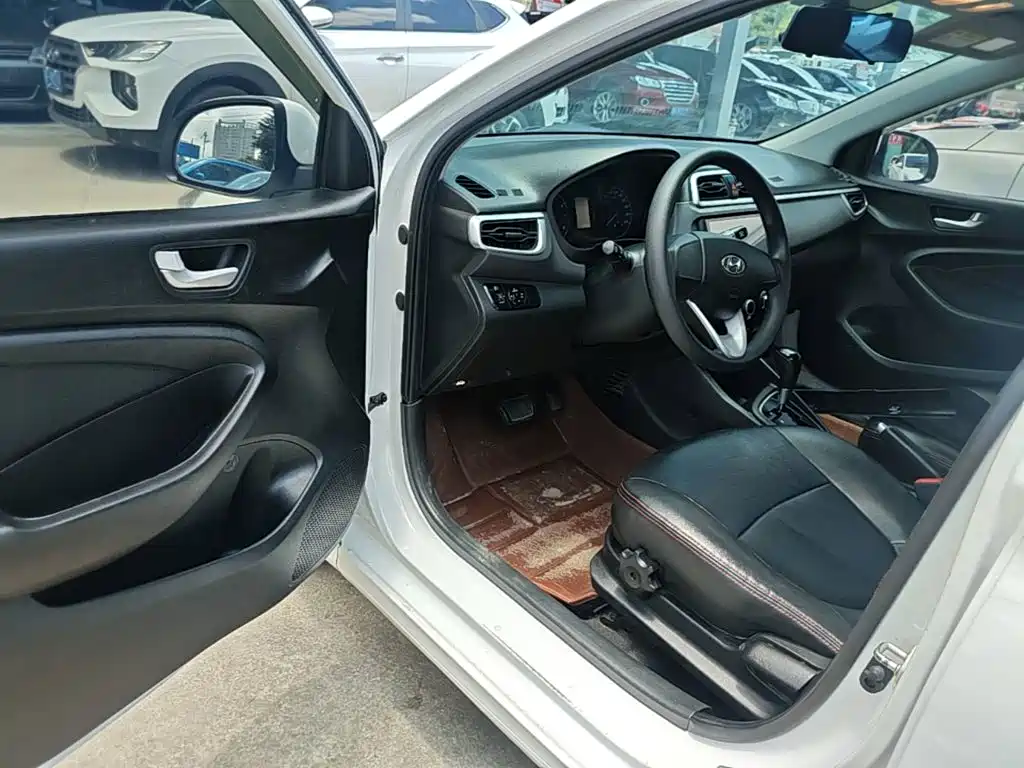Hyundai Accent 2019 — фото 16