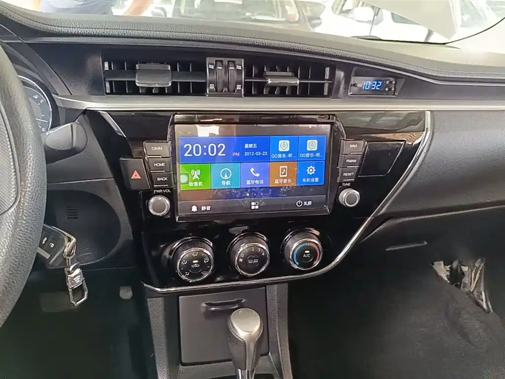 Toyota Corolla 2017 — фото 13