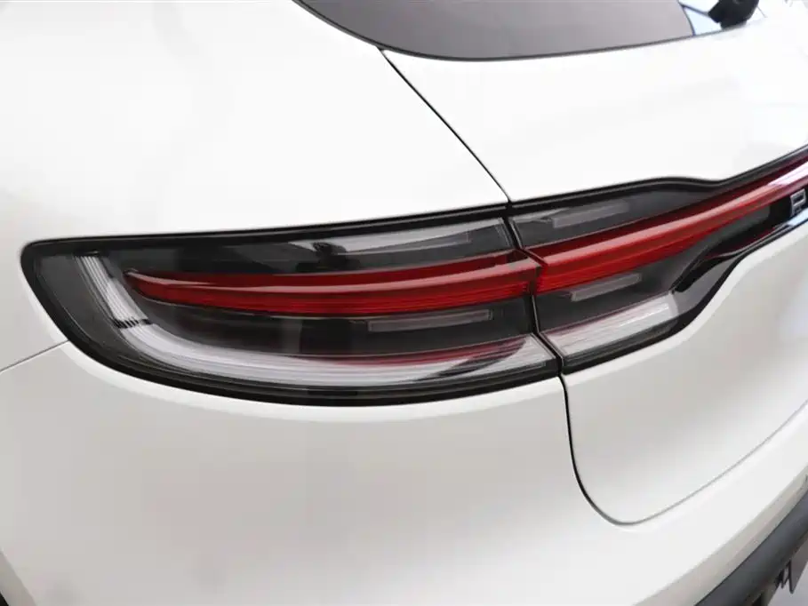 Porsche Macan 2022 — фото 28