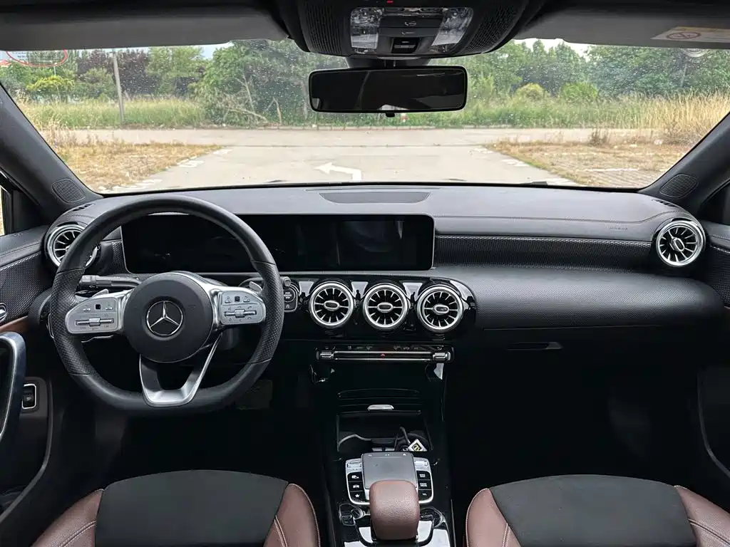 Mercedes-Benz A-Class 2020 — фото 10