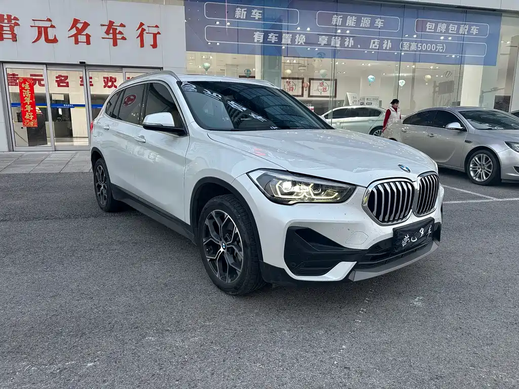 BMW X1 2022 — фото 3