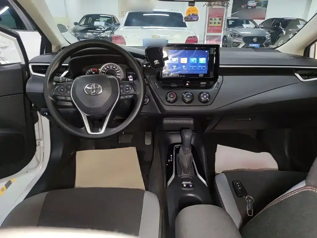 Toyota Corolla 2024 — фото 10