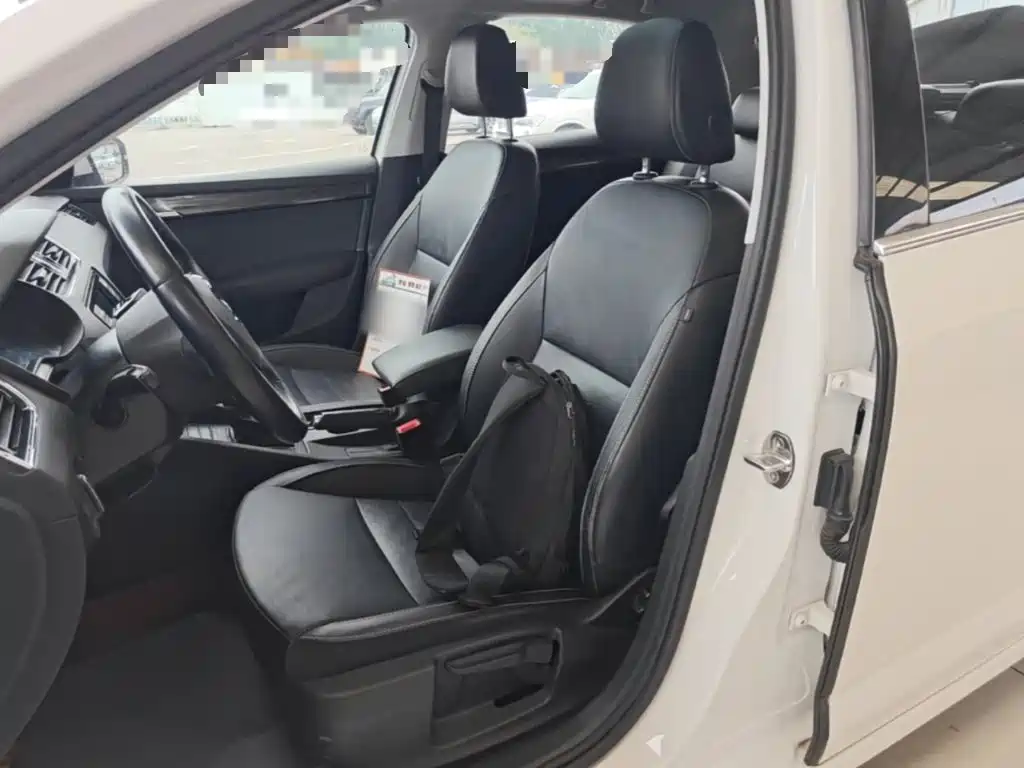 Skoda Octavia 2015 — фото 15