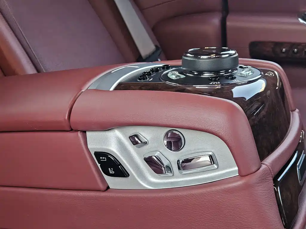 Rolls-Royce Ghost 2014 — фото 21