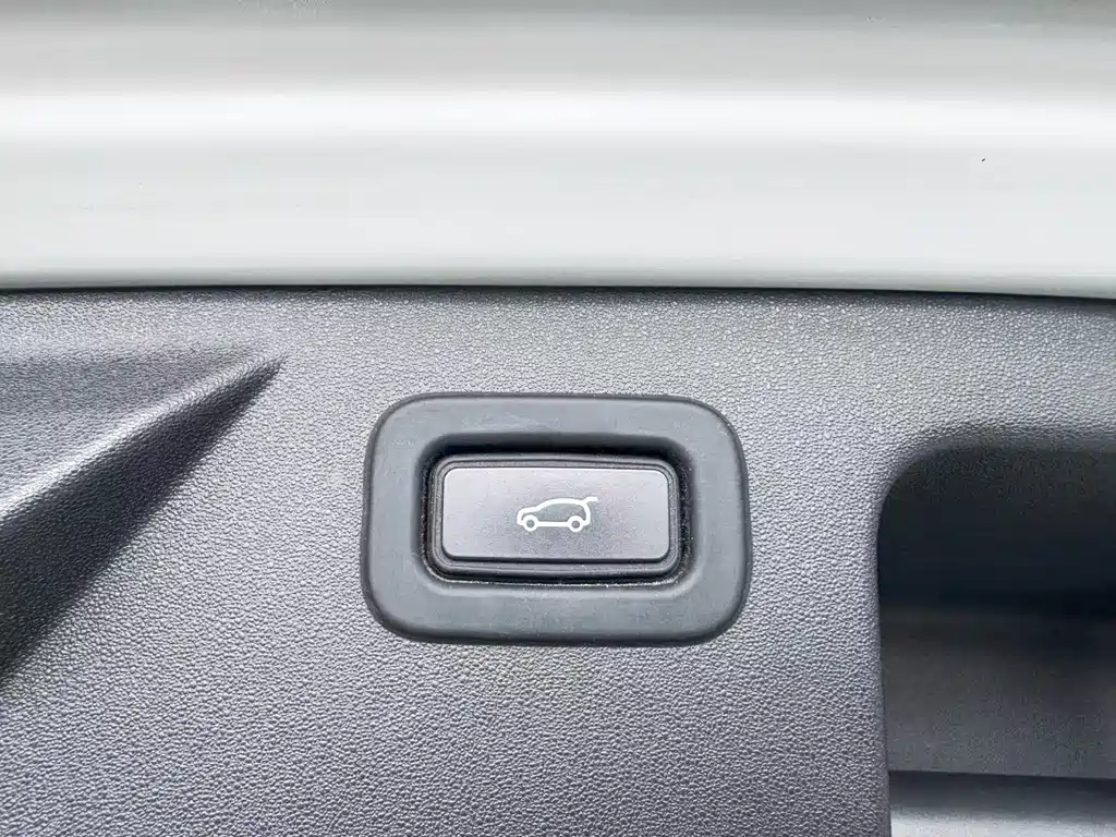 Land Rover Discovery Sport 2021 — фото 19