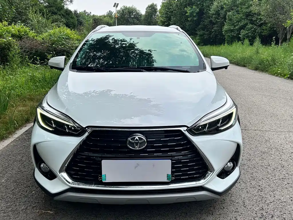 Toyota Yaris L 2023