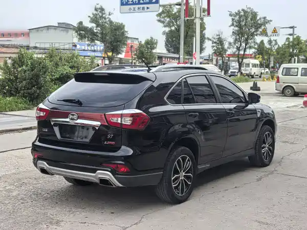 BYD S7 2015