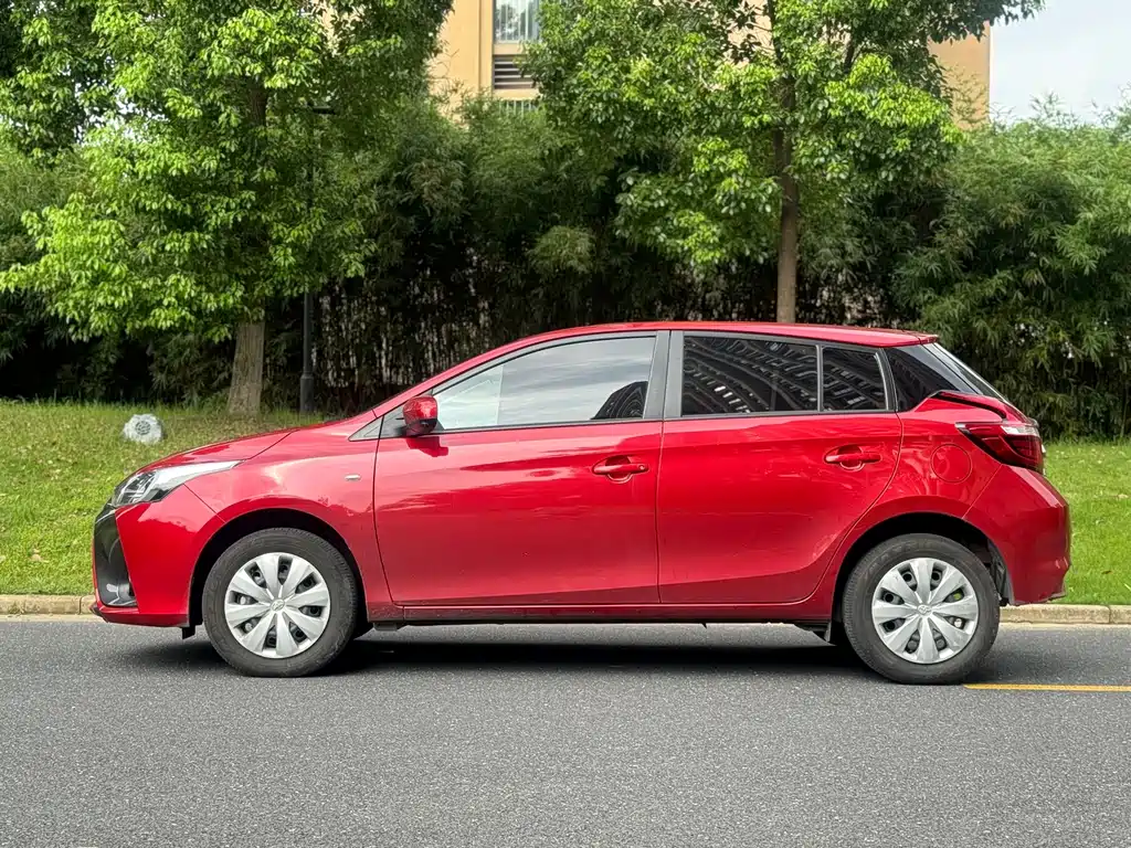 Toyota Yaris L 2022