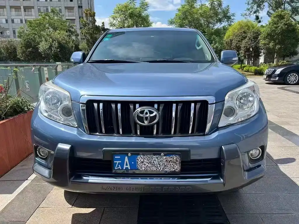 Toyota Prado 2010 — фото 2