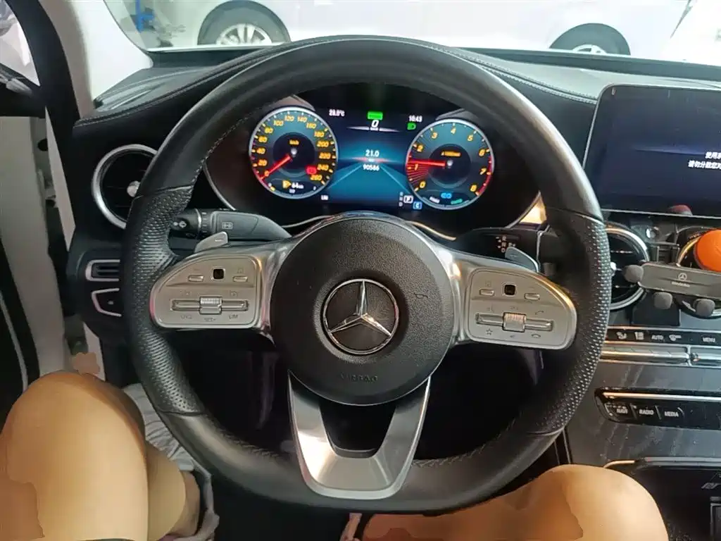 Mercedes-Benz C-Class 2020 — фото 11
