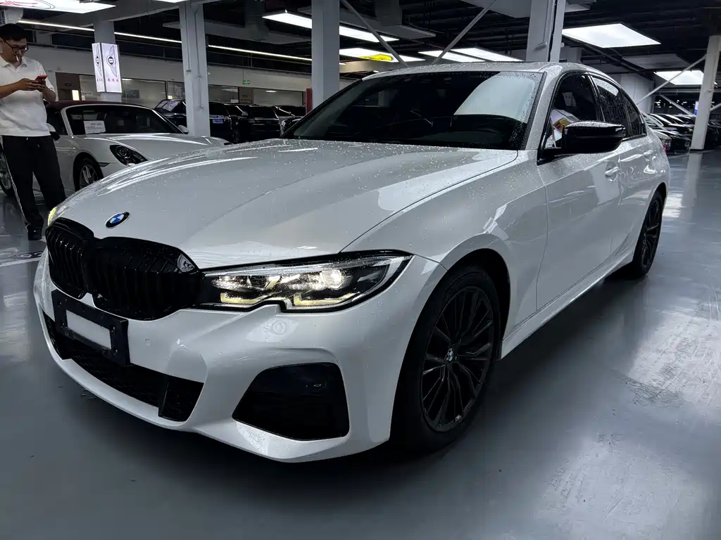 BMW 3 Series 2021 — фото 1